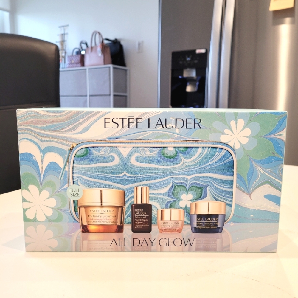 NWT Estee Lauder All Day Glow Travel Gift Set